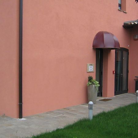 Hotel Hyknusa Reggio Emilia Bagian luar foto