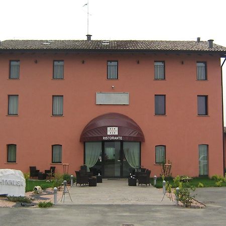 Hotel Hyknusa Reggio Emilia Bagian luar foto