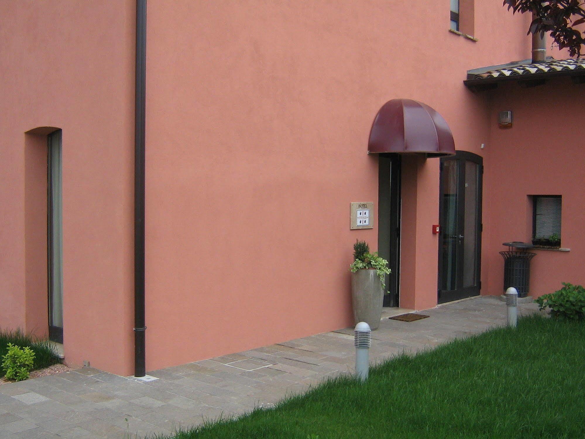 Hotel Hyknusa Reggio Emilia Bagian luar foto