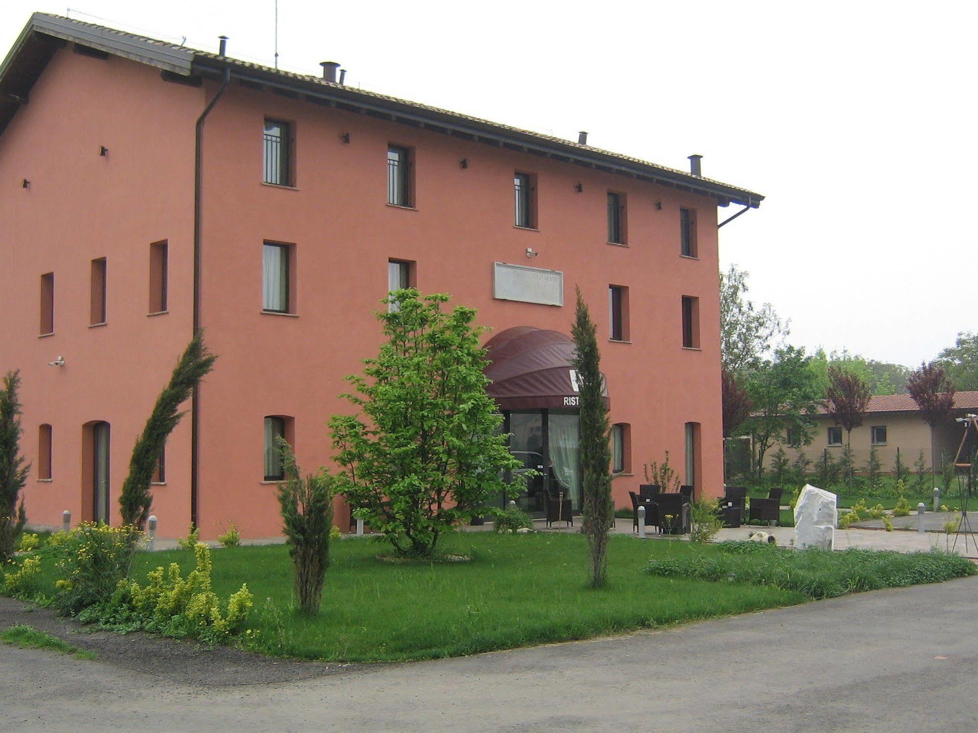 Hotel Hyknusa Reggio Emilia Bagian luar foto
