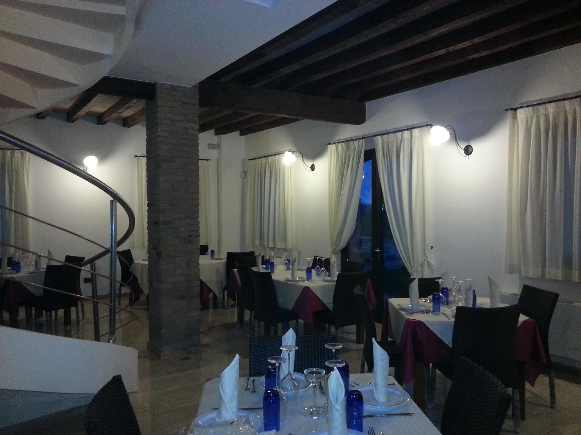 Hotel Hyknusa Reggio Emilia Bagian luar foto